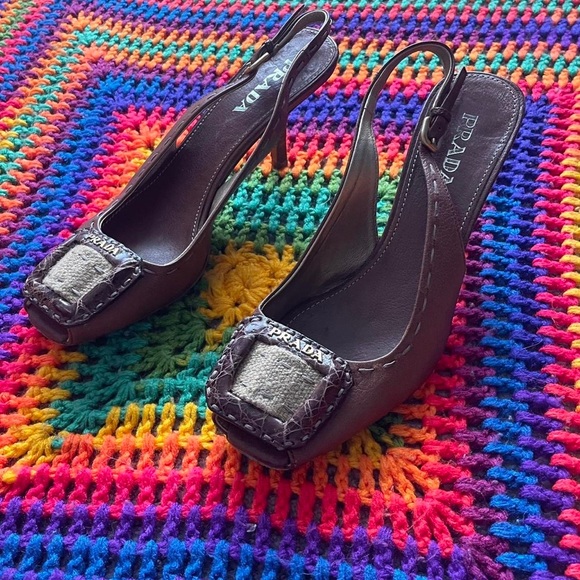 Vintage 90s Prada kitten heels ✨ - Picture 4 of 6